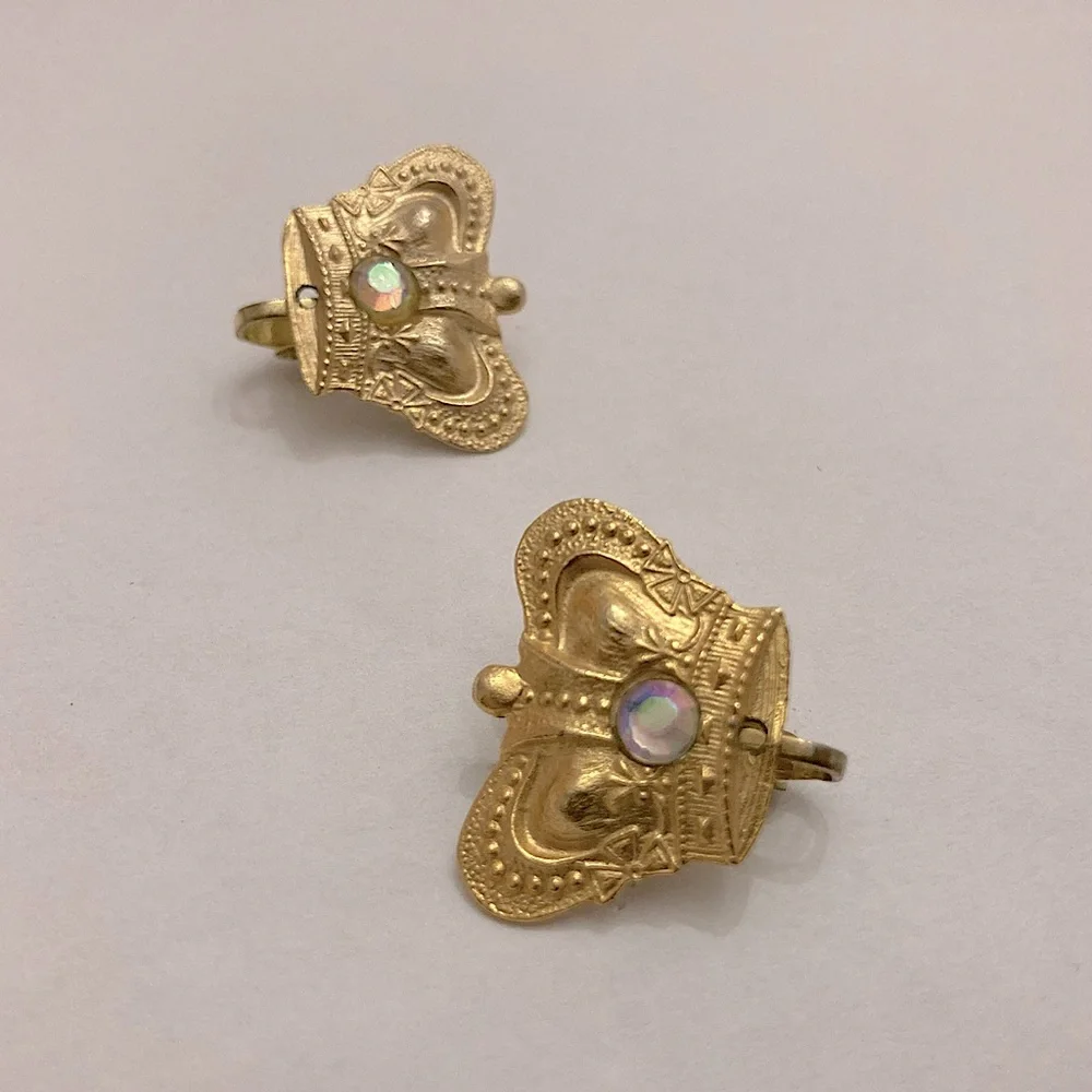 ⭐️ Vintage Gold Crown And Rhinestone Screw-Back Clip-On Stud Earrings